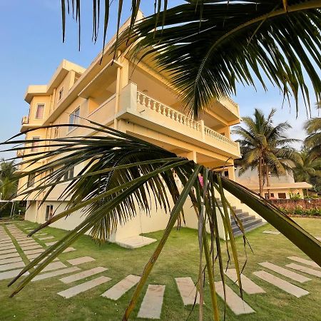 Hotel Kay'S By The Sea Ajgaon Esterno foto