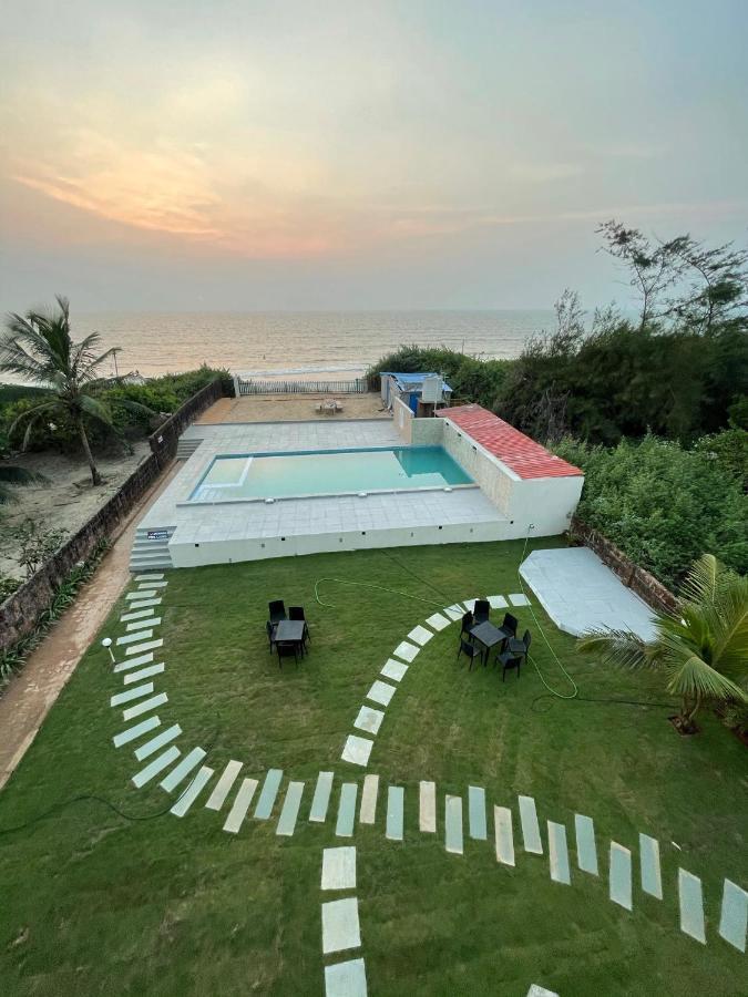 Hotel Kay'S By The Sea Ajgaon Esterno foto
