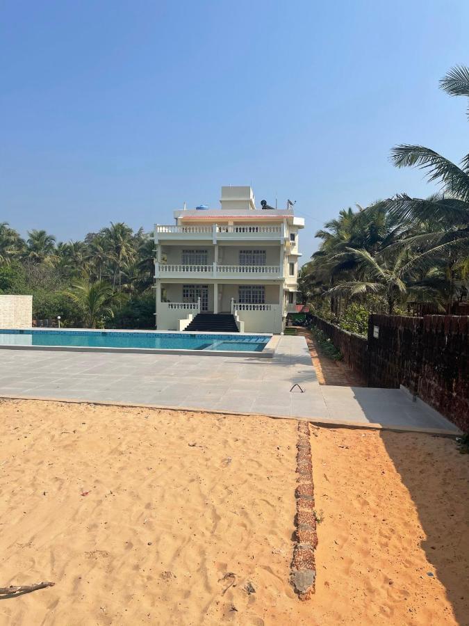 Hotel Kay'S By The Sea Ajgaon Esterno foto