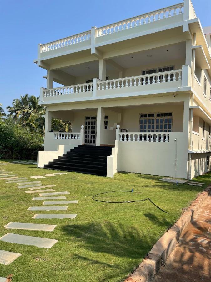 Hotel Kay'S By The Sea Ajgaon Esterno foto