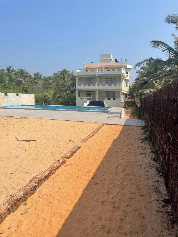 Hotel Kay'S By The Sea Ajgaon Esterno foto