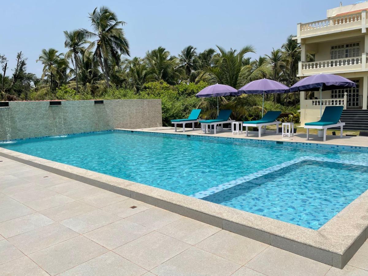 Hotel Kay'S By The Sea Ajgaon Esterno foto