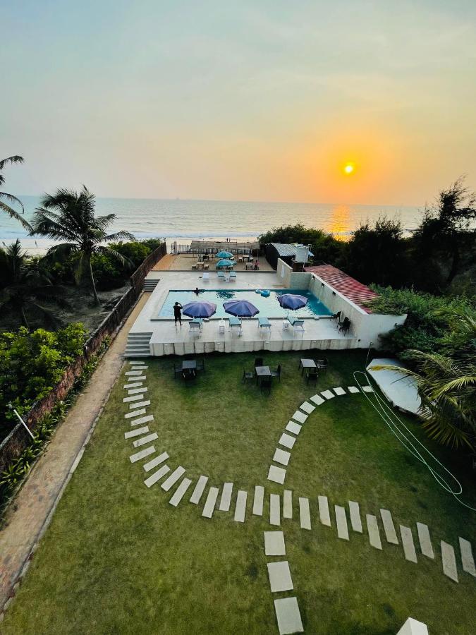Hotel Kay'S By The Sea Ajgaon Esterno foto