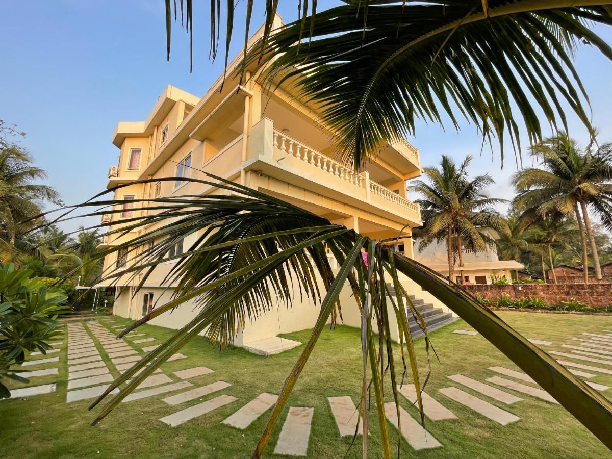 Hotel Kay'S By The Sea Ajgaon Esterno foto