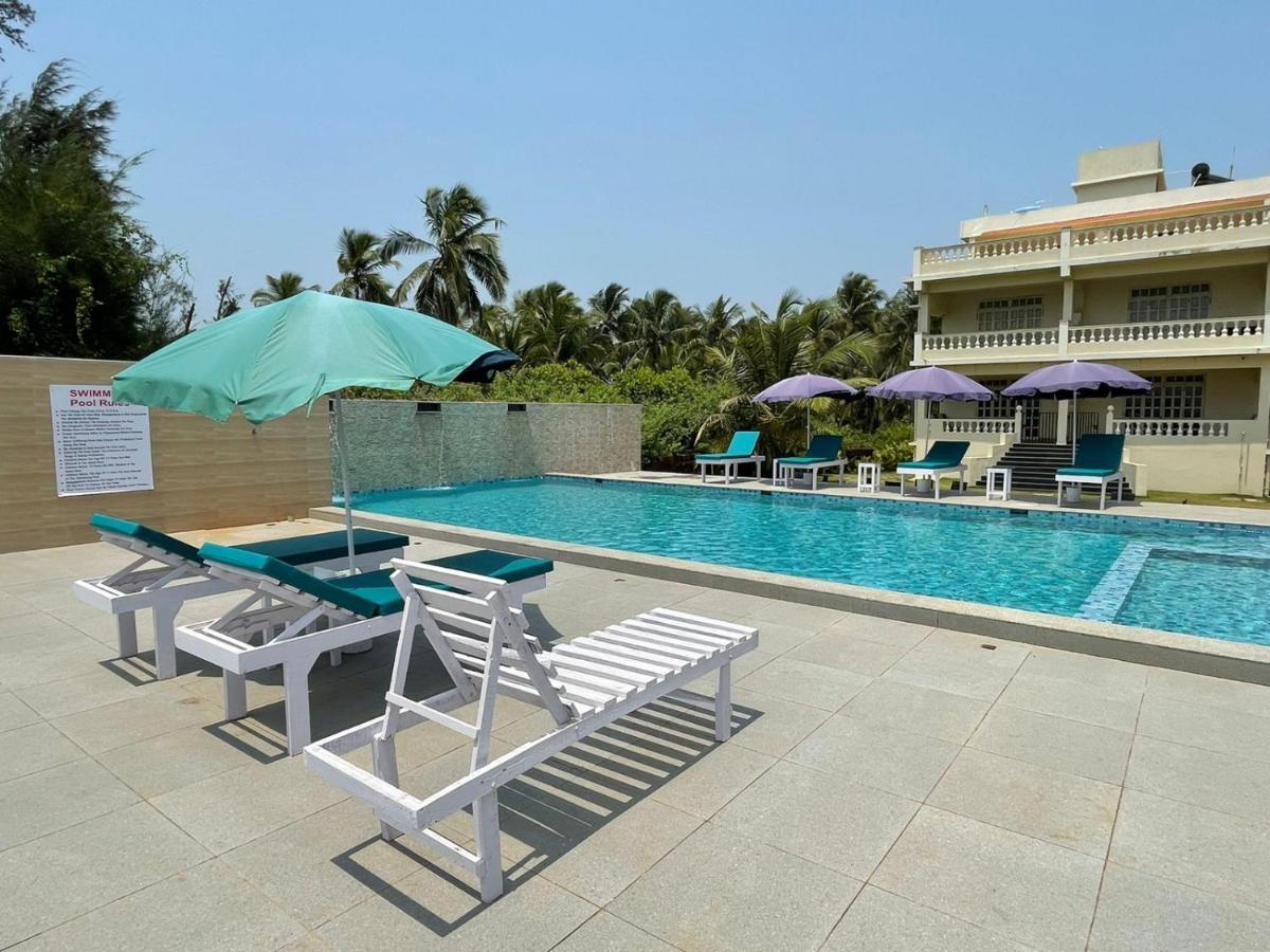 Hotel Kay'S By The Sea Ajgaon Esterno foto