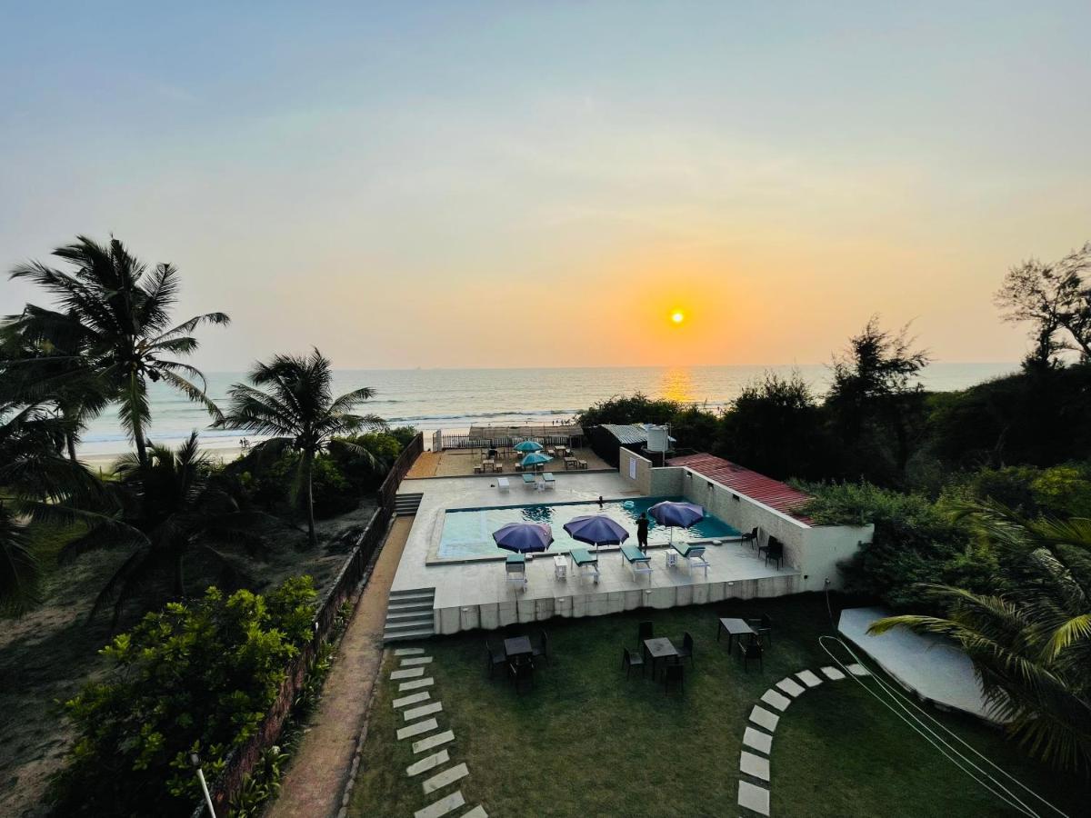 Hotel Kay'S By The Sea Ajgaon Esterno foto