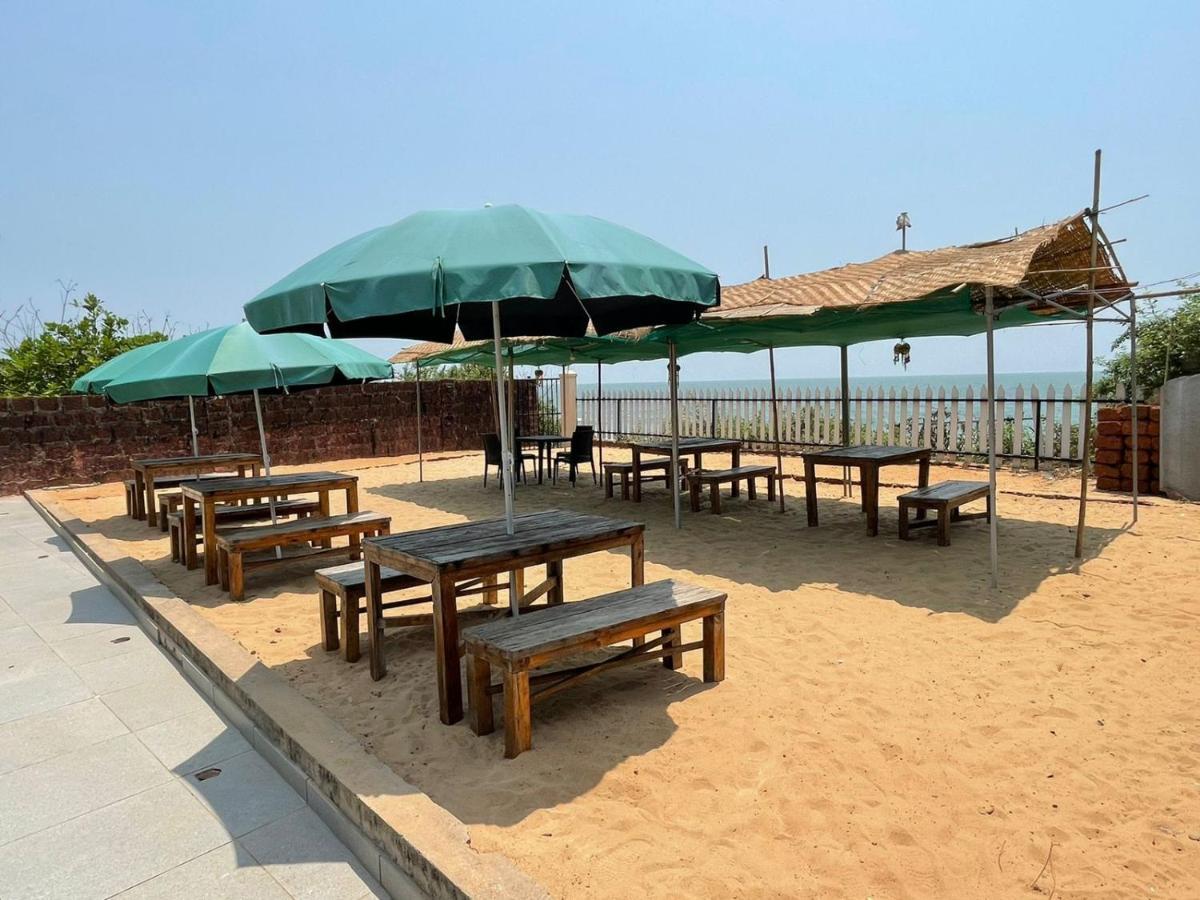 Hotel Kay'S By The Sea Ajgaon Esterno foto