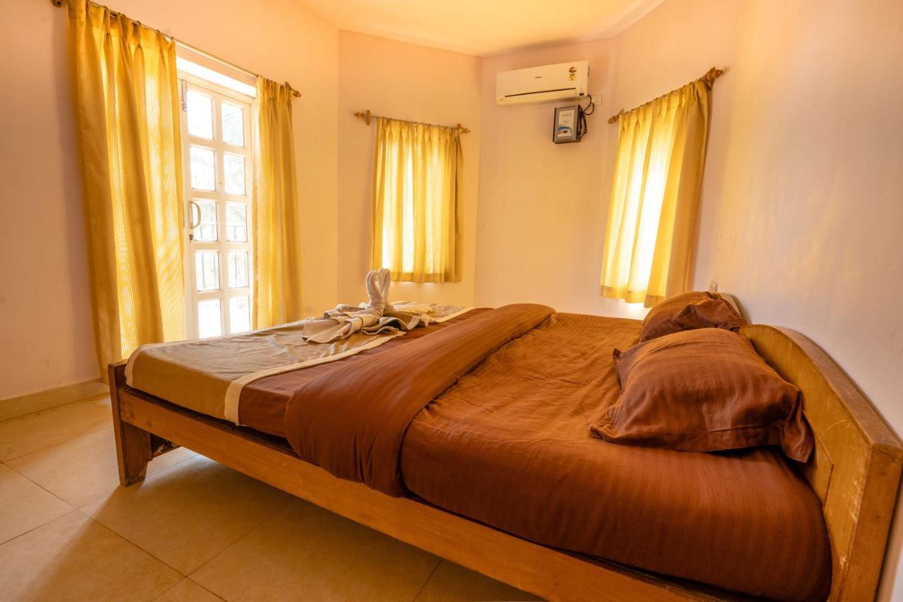 Hotel Kay'S By The Sea Ajgaon Esterno foto