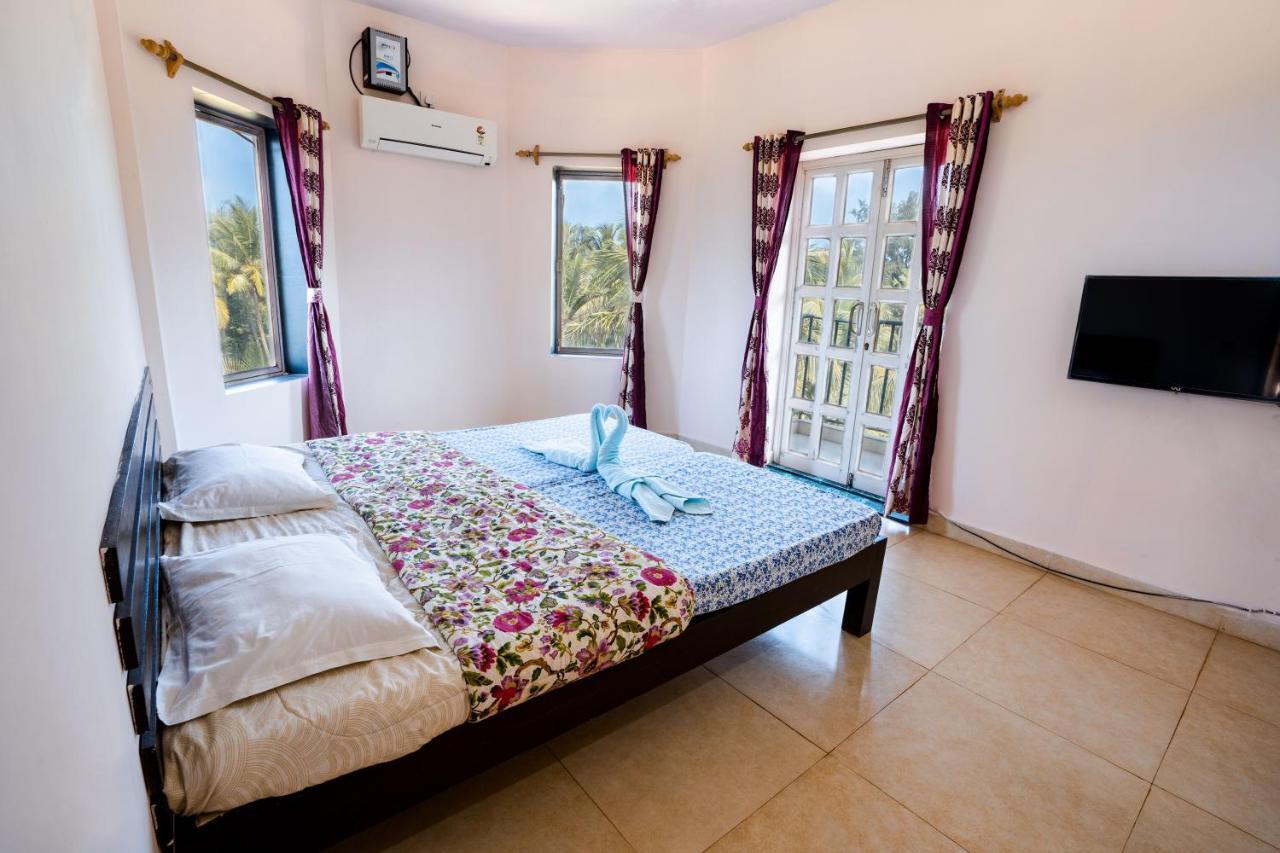 Hotel Kay'S By The Sea Ajgaon Esterno foto