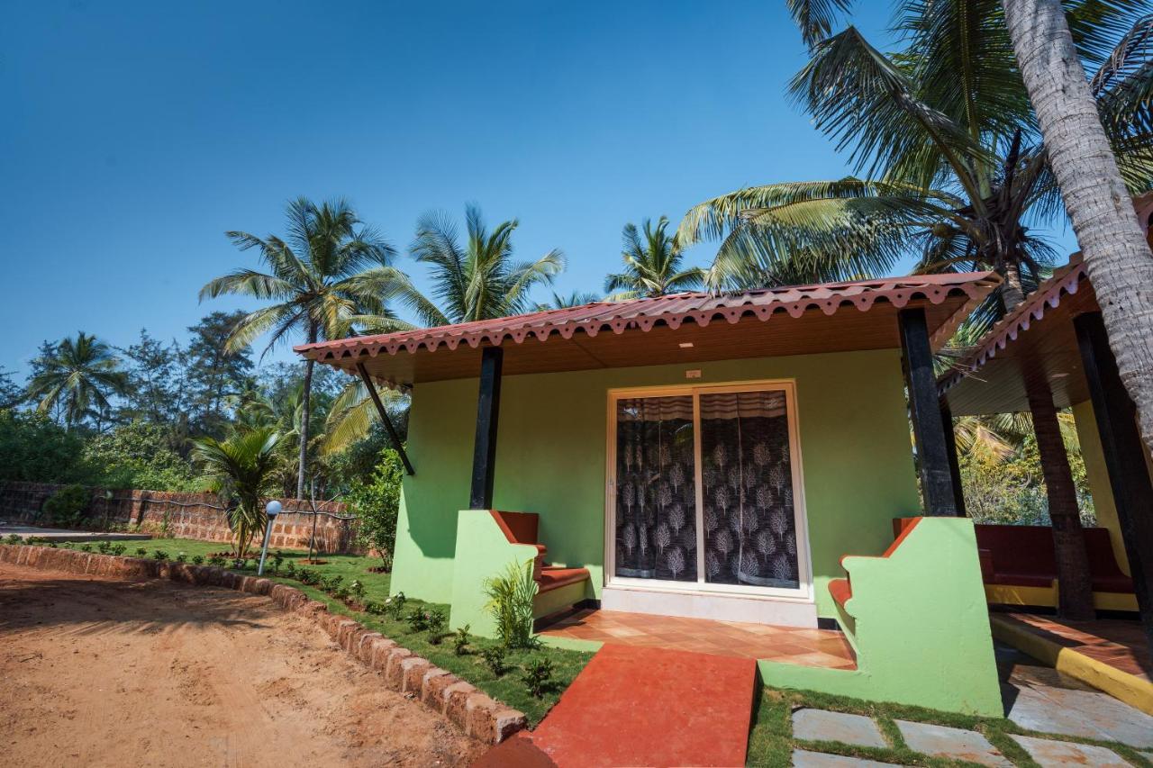 Hotel Kay'S By The Sea Ajgaon Esterno foto